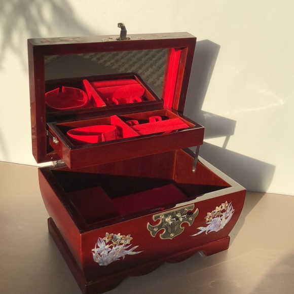 🎉HP🎉 VNTG Jewelry Box MOP Inlaid Birds and Flowers. - Picture 7 of 11